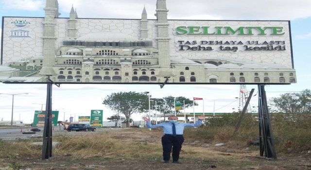 Edirne şehir girişlerindeki tanıtıcı tabelalar ilgi görüyor