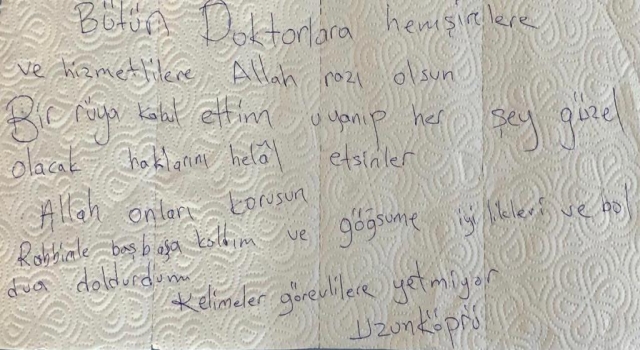 Sağlık çalışanlarına şükran duygularını kağıt havluya yazdığı notla iletti