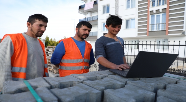 Tekirdağ’da belediye işçileri AA’nın fotoğraf oylamasına katıldı