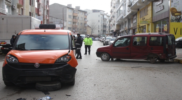 Keşan’da trafik kazası güvenlik kamerasına yansıdı