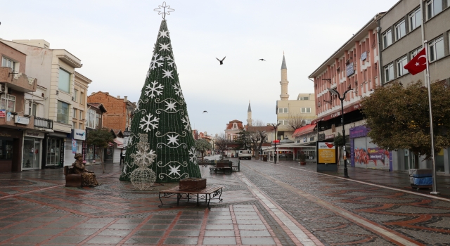 Trakya’da sokağa çıkma kısıtlaması nedeniyle cadde ve sokaklar boş kaldı