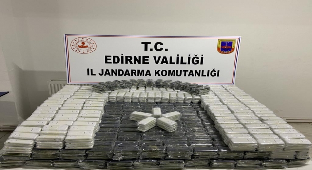 Edirne’de 3 bin 500 kaçak cep telefonu ele geçirildi