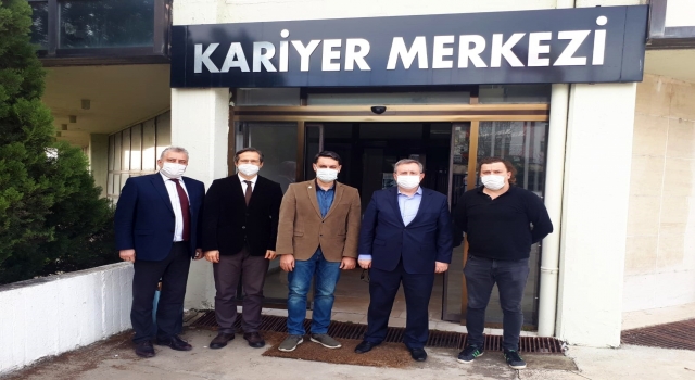 TÜ Rektörü Prof. Dr. Tabakoğlu’ndan kariyer merkezine ziyaret