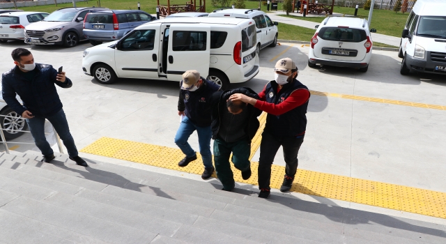 Tekirdağ’da Atatürk büstlerine uygunsuz yazı yazdığı iddiasıyla yakalanan zanlı adliyeye sevk edildi