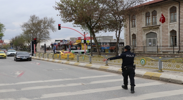 Edirne’de sokağa çıkma kısıtlaması kapsamında denetim gerçekleştirildi