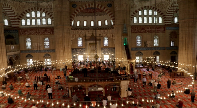 Trakya’da ramazanın son cuma namazı Kovid19 tedbirleri kapsamında kılındı