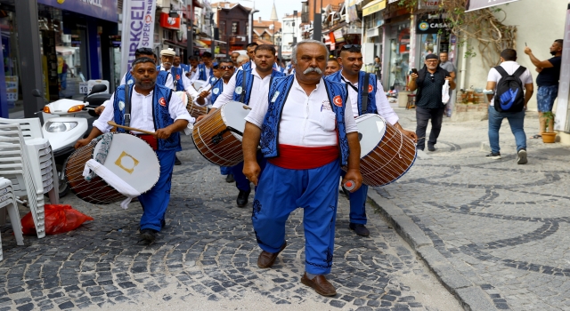 Kırkpınar davul ve zurna ekibi geleneksel davet için yollara düştü