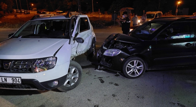 Tekirdağ’da iki otomobilin çarpışması sonucu 8 kişi yaralandı 