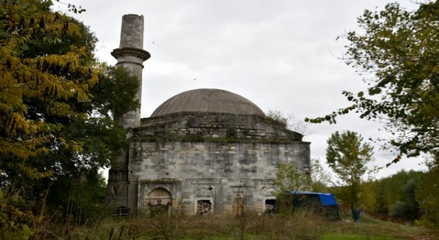 Tarihi cami taşkınlara karşı 3 metre yükseltilip restore edilecek