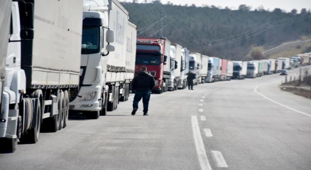 Hamzabeyli Sınır Kapısı’nda 10 kilometre TIR kuyruğu