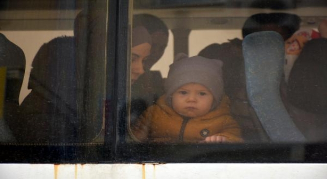 Kırım Türklerinden 45 kişilik ilk kafile Ukrayna’dan Türkiye’ye getirildi