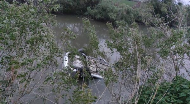 Tunca Nehri’ne uçan otomobilde aynı aileden 3 kişi yaralandı