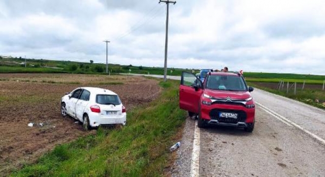 Tekirdağ’da tarlaya devrilen otomobilde 4 kişi yaralandı