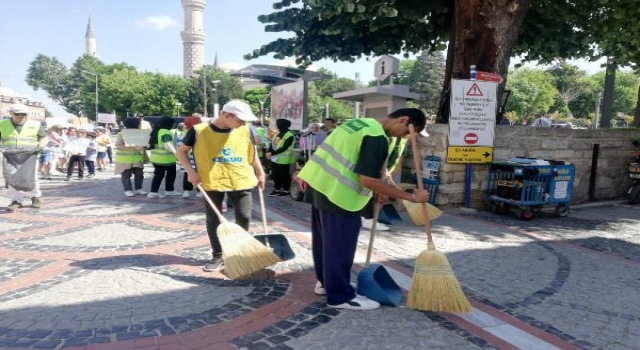 Dünya Tütünsüz Günü’nde Yeşilay’dan çevre temizliği