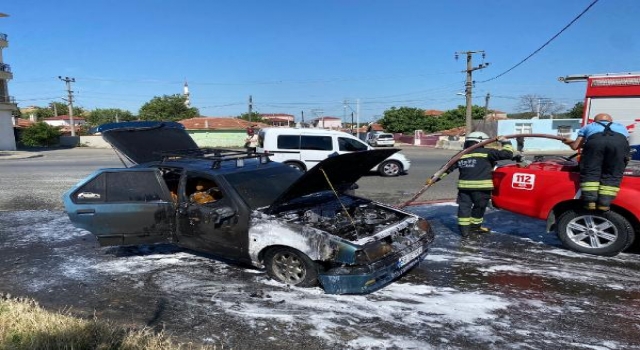 Tekirdağ’da seyir halindeki otomobil yandı