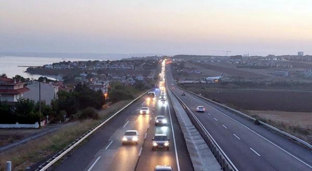 Tekirdağ’dan İstanbul yönüne araç yoğunluğu