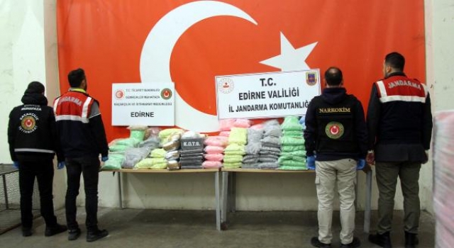 Bakan Soylu’dan Edirne’de TIR’da ele geçirilen uyuşturucu paylaşımı (2)