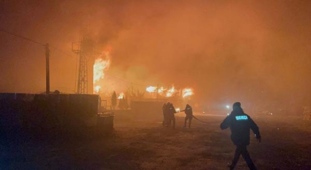 Tekirdağ’da palet ve çiğköfte fabrikasında yangın