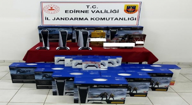 Edirne’de 400 bin lira değerinde oyun konsolu ve kaçak içki ele geçirildi