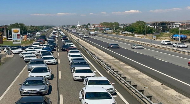 Tekirdağ’dan İstanbul yönüne araç yoğunluğu