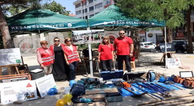 KEDAK, deprem hakkında vatandaşları bilgilendirdi