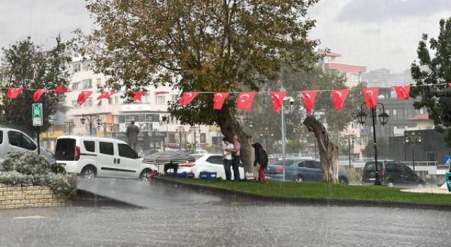 Tekirdağ’da sağanak etkili oldu