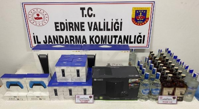 Yolcu otobüsünde 200 bin lira değerinde kaçak oyun konsolu ve içki ele geçirildi