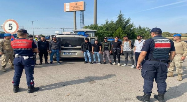 Edirne’de 481 kaçak göçmen yakalandı, 11 organizatör gözaltına alındı