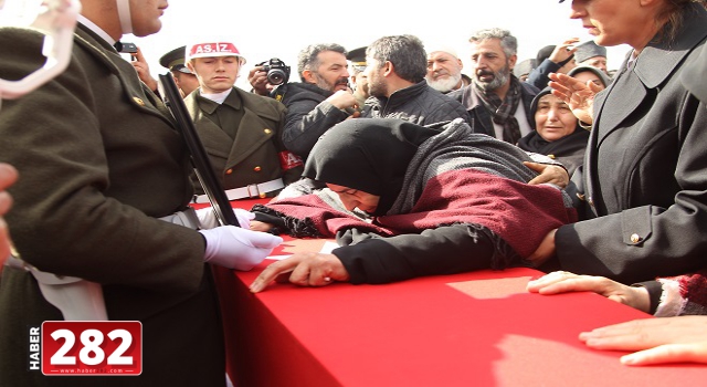 İdlib şehidi Uzman Onbaşı Nihat Kara son yolculuğuna uğurlandı