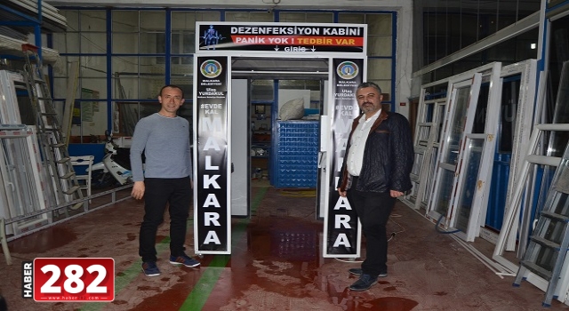 Tekirdağ'da bir usta 24 saatte koronavirüse karşı dezenfeksiyon kabini yaptı