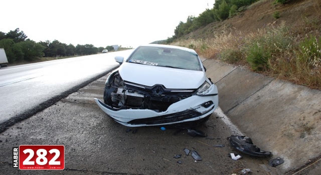 Tekirdağ'da devrilen otomobildeki 3 kişi yaralandı