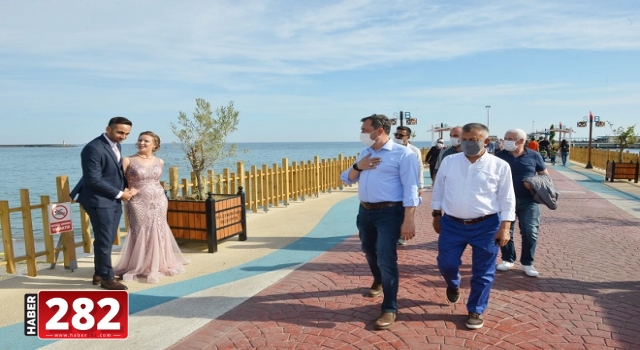 Rumeli İskelesi yeni çiftlerin fotoğraf stüdyosu oldu