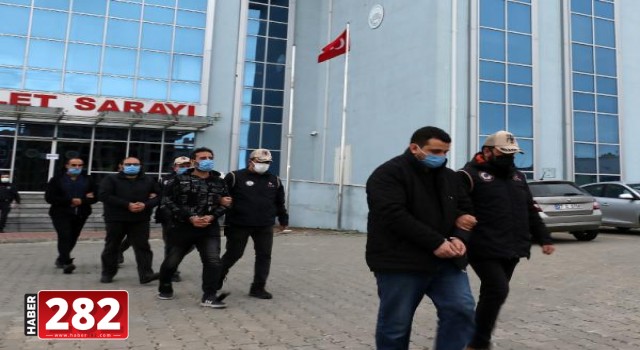 Yunanistan'a kaçmak isteyen 4 FETÖ şüphelisi tutuklandı