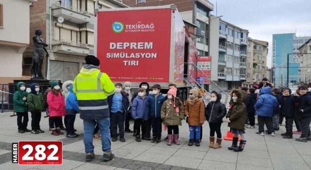 BÜYÜKŞEHİR BELEDİYESİ’NDEN DEPREM HAFTASINDA AFET FARKINDALIK EĞİTİMLERİ