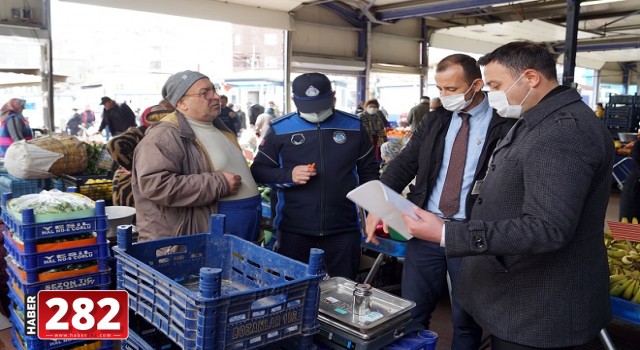 Ekipler Kapalı Pazar Yerinde Denetim Yaptı