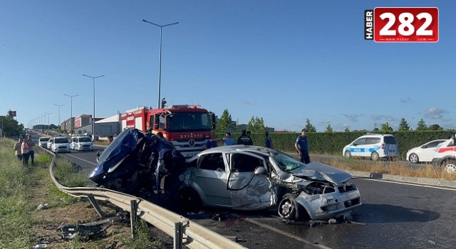 Tekirdağ’da iki otomobil kafa kafaya çarpıştı; 6 yaralı