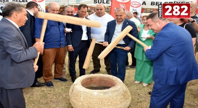 Tekirdağ'da 'Karacakılavuz Keşkek Şenliği' renkli görüntülere sahne oldu