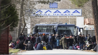 Pazarkule Sınır Kapısı geçişlere kapandı