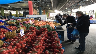 Pazarlarda koronavirüs tedbirleri artırıldı