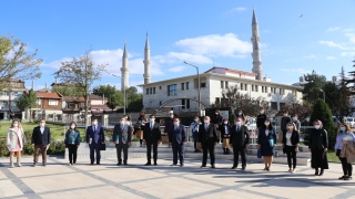 Edirne Valisi Canalp, TÜBİTAK yarışmasında dereceye giren öğrencileri tebrik etti