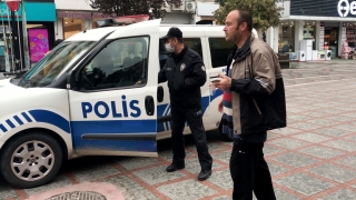 Edirne’de kamuya açık alanda sigara içen ve maske takmayan kişiye ceza uygulandı