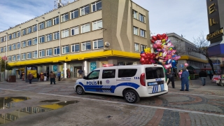 Edirne’de maske ve mesafe kuralını ihlal edenler sık sık uyarılıyor