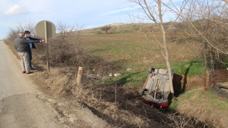 Tekirdağ’da şarampole devrilen otomobilin sürücüsü yaralandı