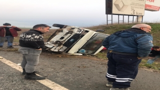 Kırklareli’nde kamyonet şarampole devrildi: 5 yaralı