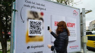 Tekirdağ’da billboardlarda bazı cümleleri ipucu olarak verilen eserlerin adını bilenlere kitap hediye edilecek