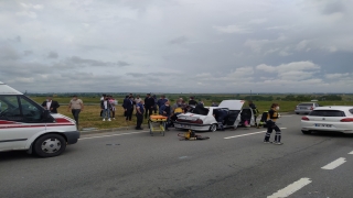 Tekirdağ’da otomobille servis minibüsü çarpıştı: 6 yaralı