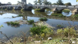 Tunca Nehri atıklarla çöplüğe döndü