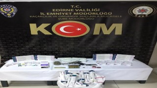 Edirne’de silah, uyuşturucu ve hormon ilacı ele geçirildi: 2 gözaltı