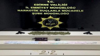 Edirne’deuyuşturucu ile silah ele geçirildi