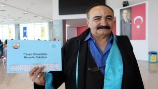 Afla döndüğü üniversiteden 40 yıl sonra mezun oldu